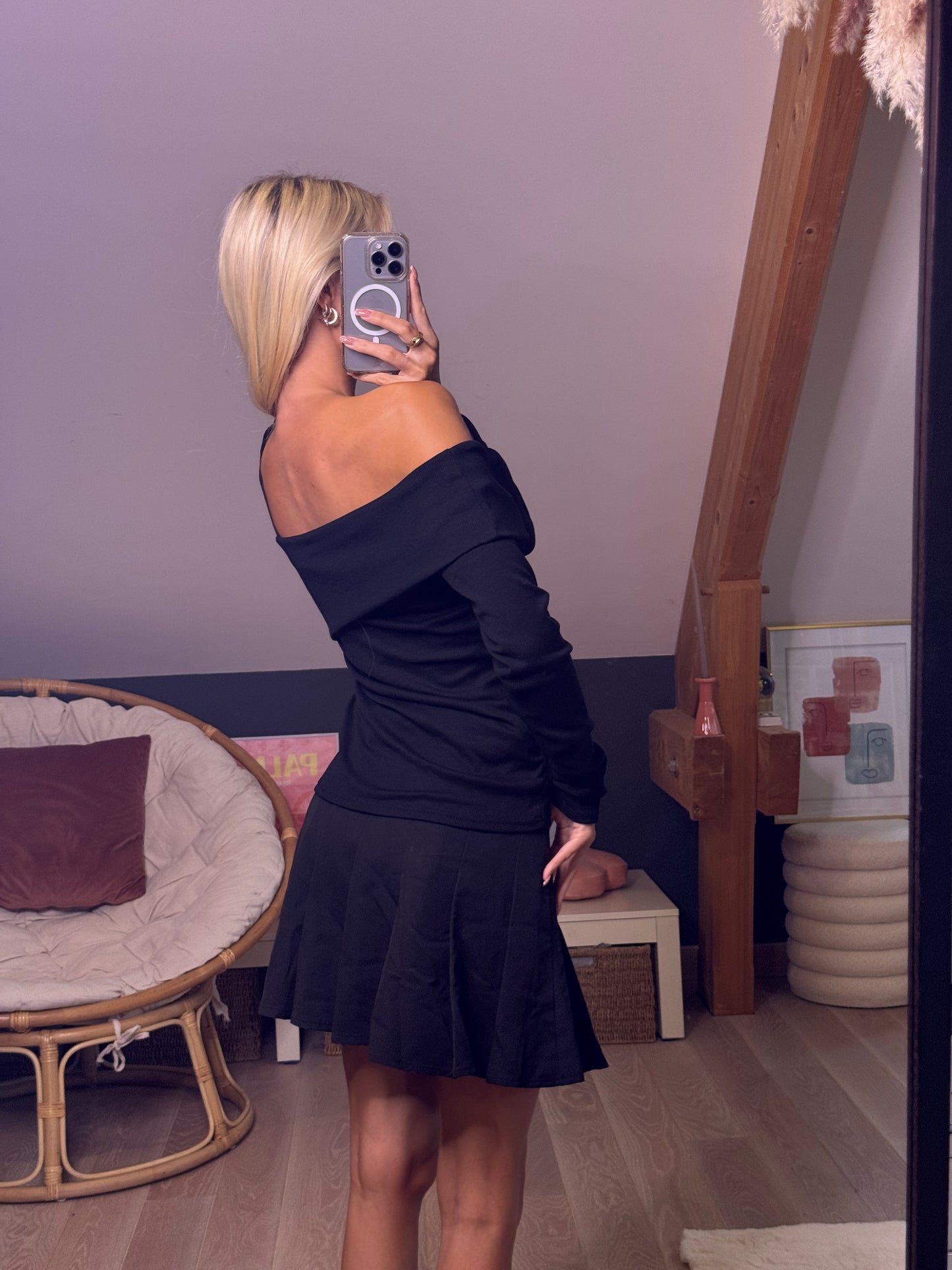 TOP AMELIA