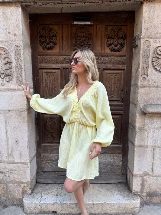 ROBE LYNE